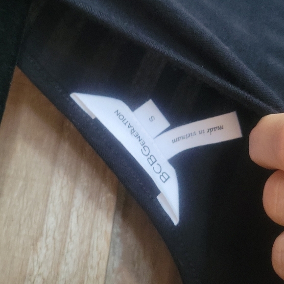 BCBGeneration Black Shadow Stripe Tee Size Small - Picture 3 of 5